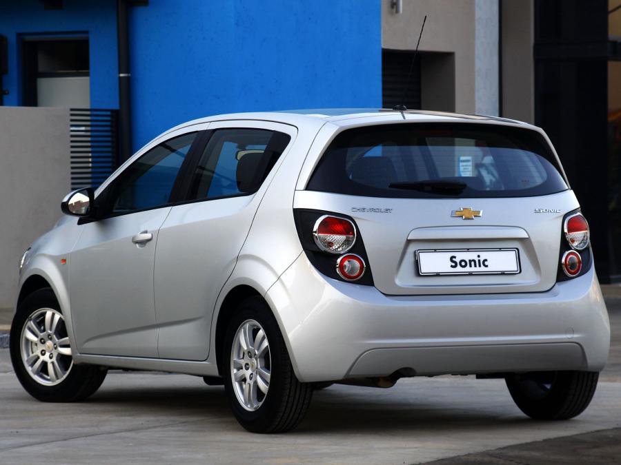  Chevrolet Sonic 5-Door 2011 года  (ZA) (фото 11 из 16)